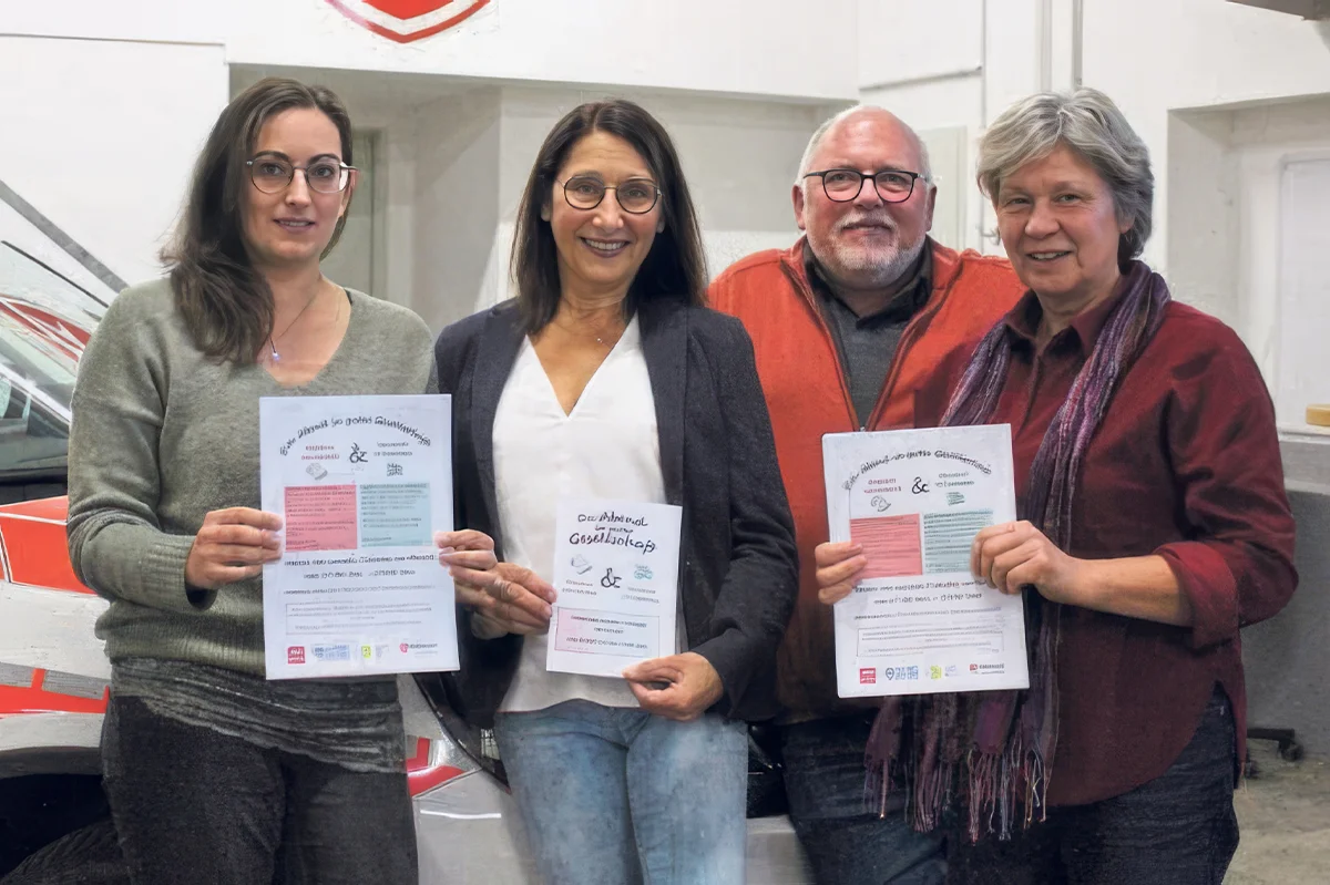 Kim Nora Skapczyk, Brigitte Vollmer-Stracke, Dieter Ritz und Lucia Rusch (v.l.) stellen das neue Stammtischangebot vor.