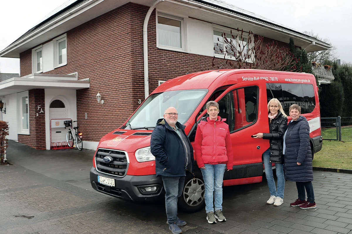 10 Jahre Haus Allerbeck: Geschäftsführer Dieter Ritz (v.li.), Pflegedienstleiterin Anja Rosenthal, Teamleiterin Andrea Hoppe sowie die „gute Seele“ der Tagespflege, Elisabeth Büske